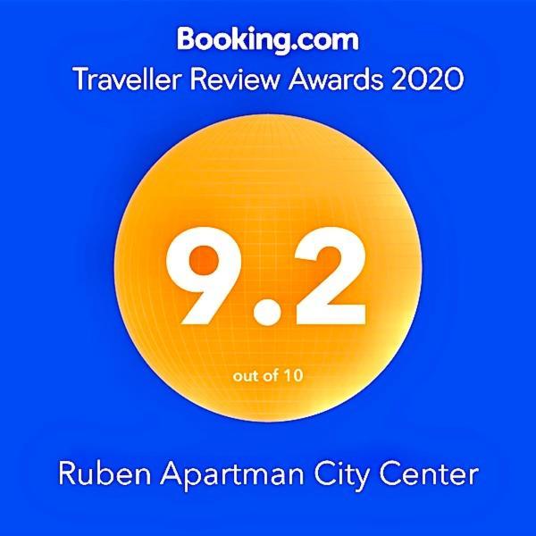 Ruben Apartman City Center Debrecen Eksteriør bilde