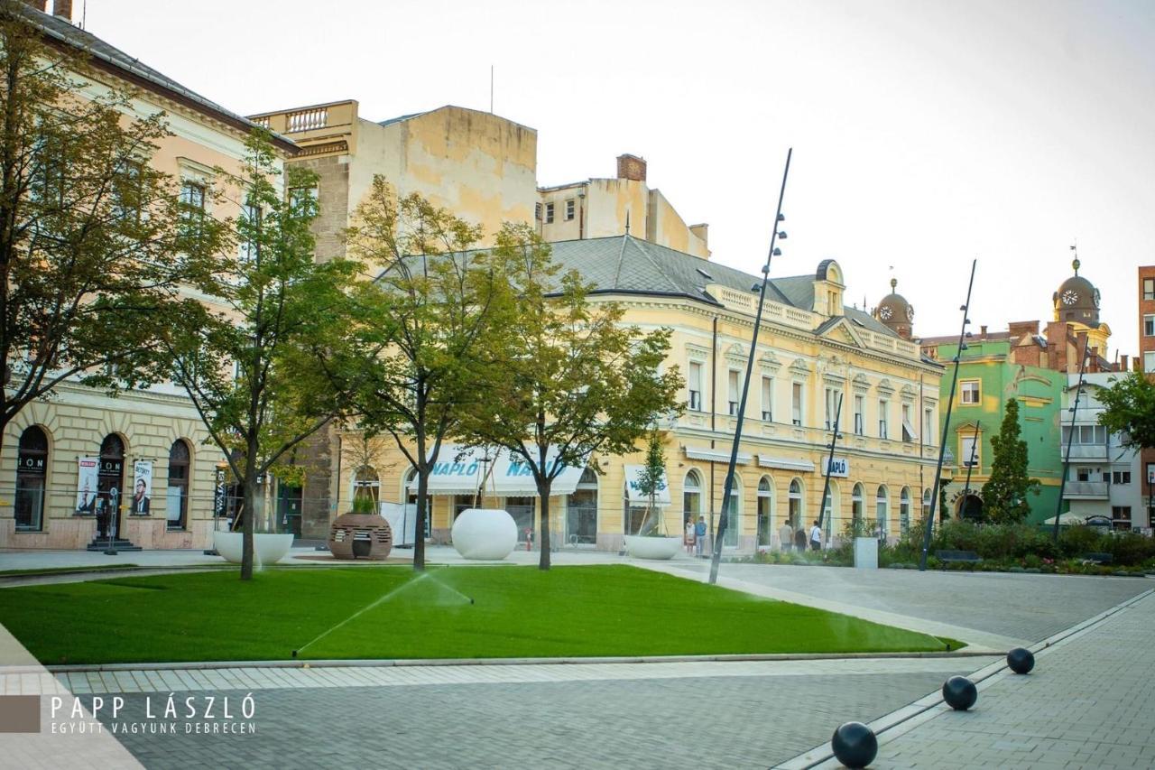 Ruben Apartman City Center Debrecen Eksteriør bilde